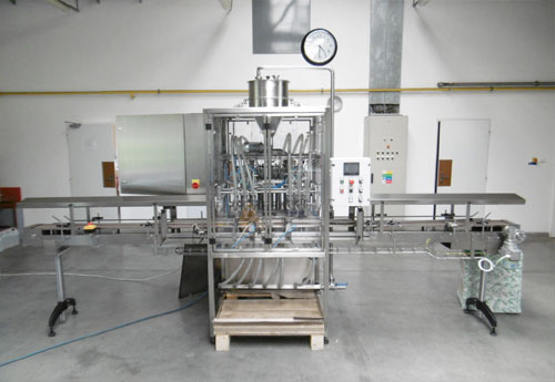 Jednořadá šestihlavová plnička