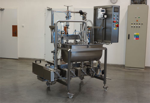 Tříhlavová plnička s čerpadlem